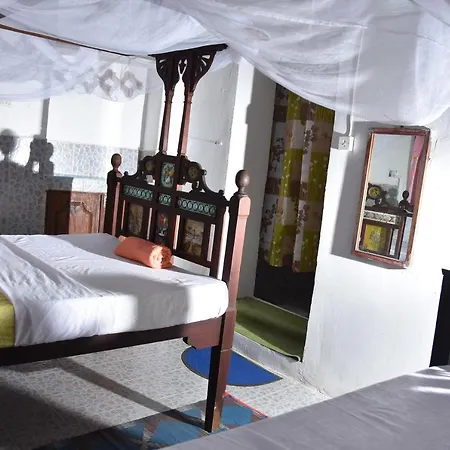Hotel Bababora House